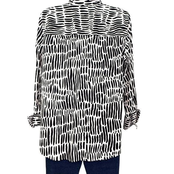 Chicos Signature Classic No Iron Blouse Button Front Cuffed Sleeve Black White - Picture 2 of 16